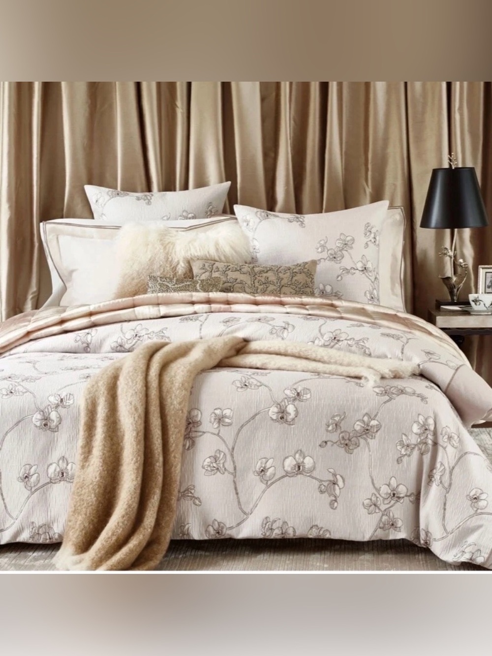 Like New Michael Aram Orchid Queen Duvet Cover with Silver flowers MSRP $799